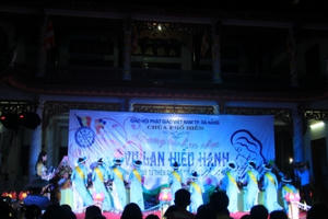 Hồ Văn Cường cất tiếng ca trong Đêm nhạc từ thiện “Vu Lan Hiếu Hạnh”