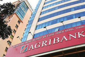 Slide - Điểm tin thị trường: Thủ tướng yêu cầu cổ phần hóa Agribank, Vicem, MobiFone trước 2021