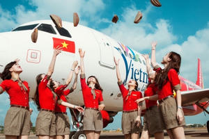 Kinh tế 24h: iPhone hở điện khiến nạn nhân bị giật, Vietjet Air báo lãi thêm 200 tỷ đồng