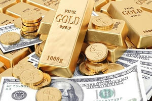 Chỉ số giá vàng và đô la Mỹ đảo chiều trong tháng 7/2023