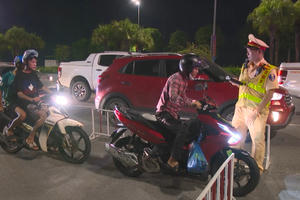 Xử phạt hơn 2.000 trường hợp vi phạm nồng độ cồn trong 2 ngày nghỉ lễ