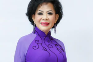 Danh ca Giao Linh hát tặng cố nhạc sĩ Nguyễn Văn Đông trên sân khấu Hãy Nghe Tôi Hát