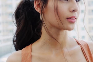 Ngây ngất trước nhan sắc "cô con gái bất đắc dĩ của tỷ phú 3 vợ"