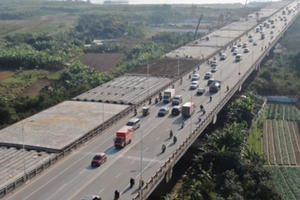 Công trường cầu Vĩnh Tuy 2 nhộn nhịp những ngày giáp Tết Nguyên đán Nhâm Dần 2022