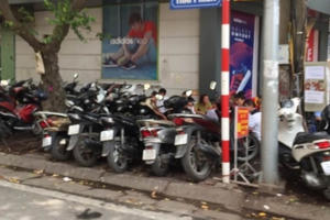 Phường Lê Đại Hành: Vỉa hè bị xâm lấn khiến bộ mặt Thủ đô nhếch nhác