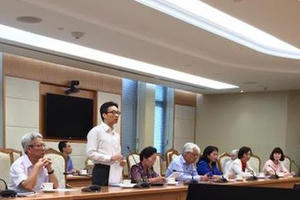 Phó Thủ tướng lắng nghe phản biện và đề xuất gải pháp về kỳ thi THPT quốc gia