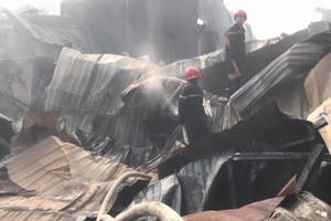 Cháy lớn ở Bình Dương, thiêu rụi nhiều ki ốt, phòng trọ và nhà dân