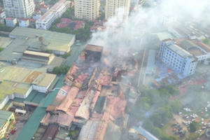 Sao cứ mãi quanh co