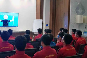 Điều ít biết về trợ lý đặc biệt của trọng tài trận tứ kết Việt Nam - Nhật Bản