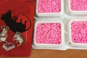 Nghệ An: Ăn nhầm thuốc diệt chuột, bé gái 2 tuổi tử vong, anh trai nguy kịch