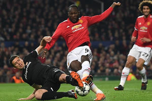 M.U 1-2 Sevilla: Địa chấn ở nhà hát của những giấc mơ