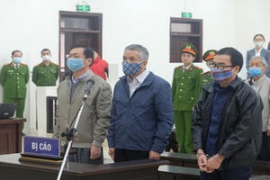 Hôm nay ông Vũ Huy Hoàng và 9 bị cáo hầu tòa