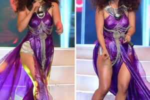 Giật mình với những bộ cánh kì quặc "khó đỡ" của sao Việt