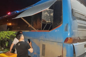 Hà Tĩnh: Bắt 2 xe biển Lào vận chuyển hàng hóa không rõ nguồn gốc