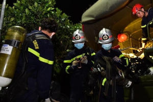 Thi thể bé Hạo Nam được đưa ra khỏi trụ bê tông sau 21 ngày Thi thể bé Hạo Nam được đưa ra khỏi trụ bê tông sau 21 ngày