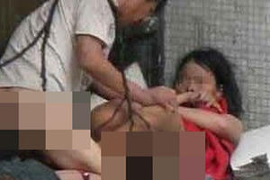 Hà Nội: Ba cậu cháu cùng giao cấu với thiếu nữ 16 tuổi?