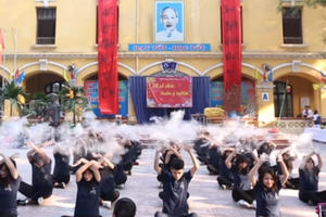 Những màn nhảy dân vũ thu hút đông đảo sự chú ý từ cộng đồng mạng Những màn nhảy dân vũ thu hút đông đảo sự chú ý từ cộng đồng mạng