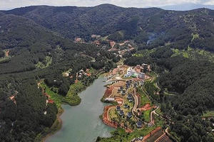 Hồ Tuyền Lâm, Đà Lạt bị “băm nát”: Xử lý kiểu “đầu voi, đuôi chuột”?