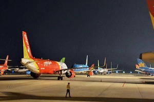 Hàng không dừng bán vé máy bay nội địa, trả lại tiền cho khách