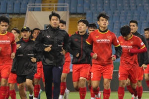 Tập luyện giữa trời giá rét: Tuyển Việt Nam quyết thắng Trung Quốc