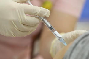 Khẩn trương tiếp nhận vaccine và  tiêm cho trẻ từ 05 đến dưới 12 tuổi