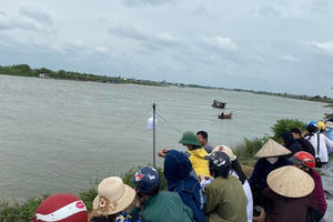 Tìm thấy thi thể 3 mẹ con nữ giáo viên mất tích trên sông Thái Bình