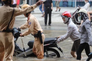 Người dân có trách nhiệm gì khi tham gia đảm bảo an toàn giao thông? Người dân có trách nhiệm gì khi tham gia đảm bảo an toàn giao thông?