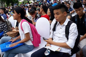 Chuyên gia giáo dục nói gì trước tình trạng điểm đỗ sư phạm 'chạm đáy'?