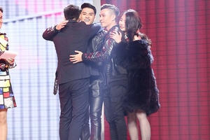 Mai Tiến Dũng ‘mượn’ hit Hà Hồ làm nổ tung sân khấu Remix New Generation ngay đêm mở màn