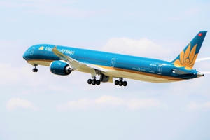 Có hay không việc “cấm bay vô thời hạn” tới Hàn Quốc, Nhật Bản?