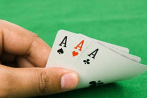 Thanh Hóa: Tạm đình chỉ chức vụ 4 cán bộ, lãnh đạo đánh bạc bị bắt tại công sở