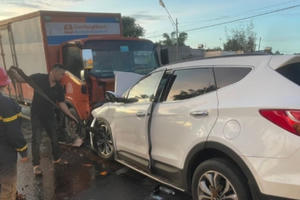 Lâm Đồng: Xe con đấu đầu xe tải khiến 7 người thương vong Lâm Đồng: Xe con đấu đầu xe tải khiến 7 người thương vong