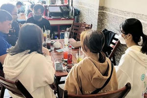 Hàng trăm sinh viên ở Cần Thơ bỗng dưng mắc nợ