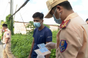 Hậu Giang phát hiện xe tải “luồng xanh” chở thuốc lá lậu