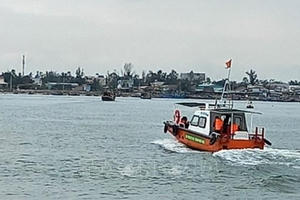 Khẩn trương điều tra nguyên nhân vụ chìm ca nô trên biển Cửa Đại