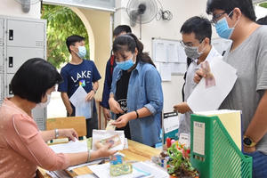 Tuyển sinh vượt chỉ tiêu có thể “vỡ trận”