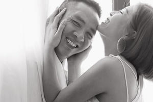 MC Hoàng Linh công khai 'dằn mặt' bạn gái cũ thường nhắn tin cho chồng