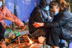 Bộ Y tế hướng dẫn cách bảo vệ sức khỏe khi trời rét đậm, rét hại