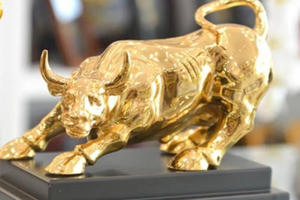 'Trâu vàng' chộn rộn đón khách ở Làng nghề ngàn tuổi