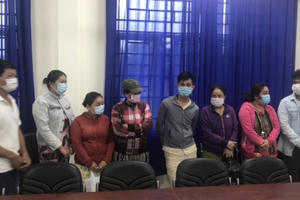 Đồng Nai: Bắt nhóm người đánh bạc trong mùa dịch
