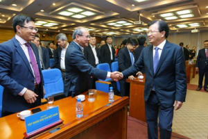 Phó Thủ tướng Trịnh Đình Dũng thăm, làm việc với Tập đoàn Dầu khí
