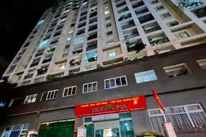 Người đàn ông rơi từ tâng cao toà nhà mắc vào hàng rào tử vong