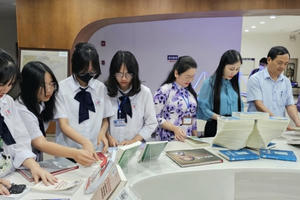 Quảng Ninh: Khai mạc Triển lãm sách, báo, ảnh “Quảng Ninh - hành trình 60 năm đổi mới và phát triển”