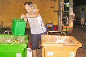“Loay hoay” phân loại rác thải