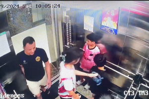 Điều tra vụ cô gái bị sàm sỡ trong thang máy chung cư ở Thanh Trì