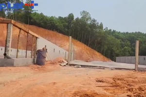 Phú Thọ: Ngang nhiên đào bới, san gạt làm biến dạng đất rừng tại xã Phúc Lai