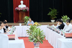 Bí thư Đà Nẵng: "Nhà khách Thành ủy toàn con em người nọ người kia" Bí thư Đà Nẵng: "Nhà khách Thành ủy toàn con em người nọ người kia"