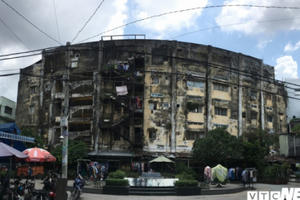 Khu chung cư tiếp tục bị nghiêng, dân sống trong sợ hãi