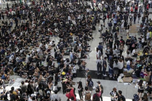 Đại lục khó xử ở đặc khu