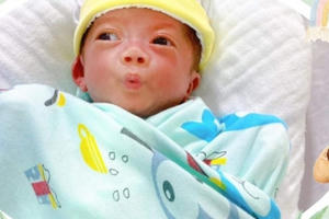 Hành trình diệu kỳ tìm sự sống của bé trai sinh non chỉ nặng 600gr